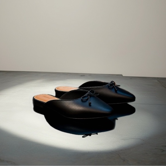 Old Navy Black Women's Loafers - Picture 3 of 6